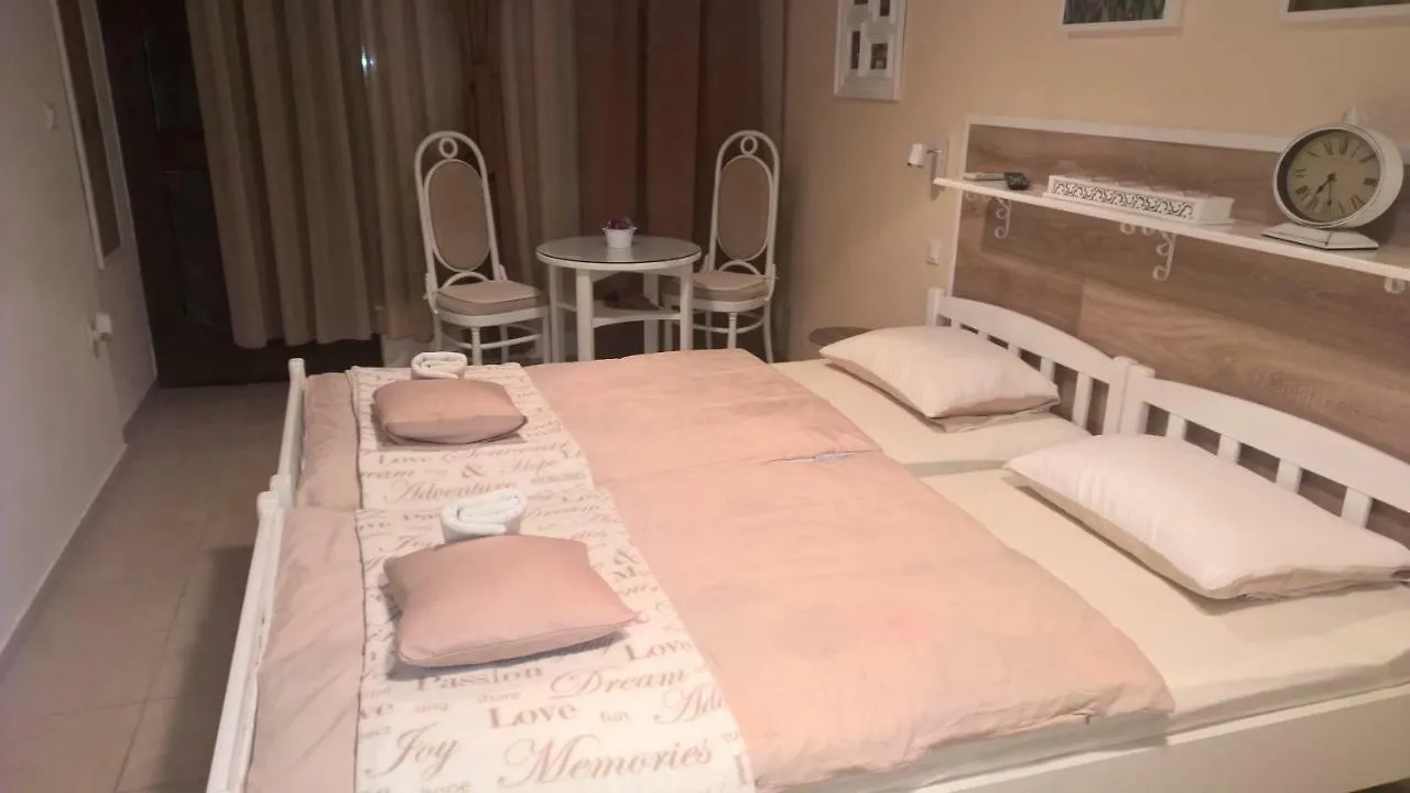 Entrance Apartment Split